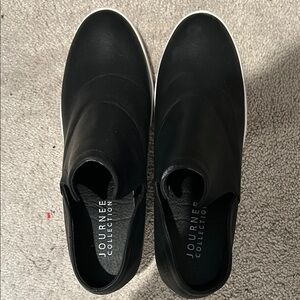 Journee Collection Women's Black Shoes